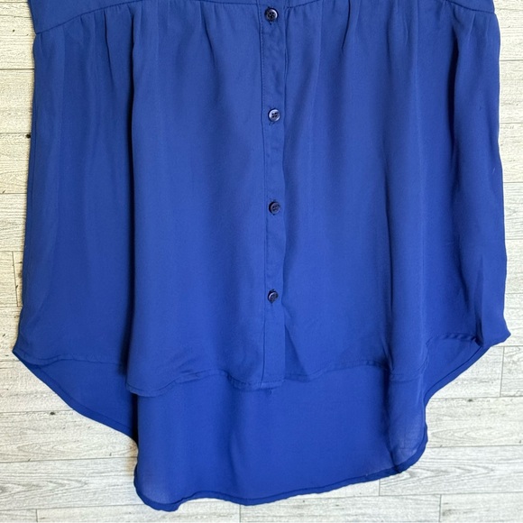 Must Have Brand Cobalt Blue High/Low Sleeveless Sz-Medium Metal Detail Button Up - Picture 7 of 13